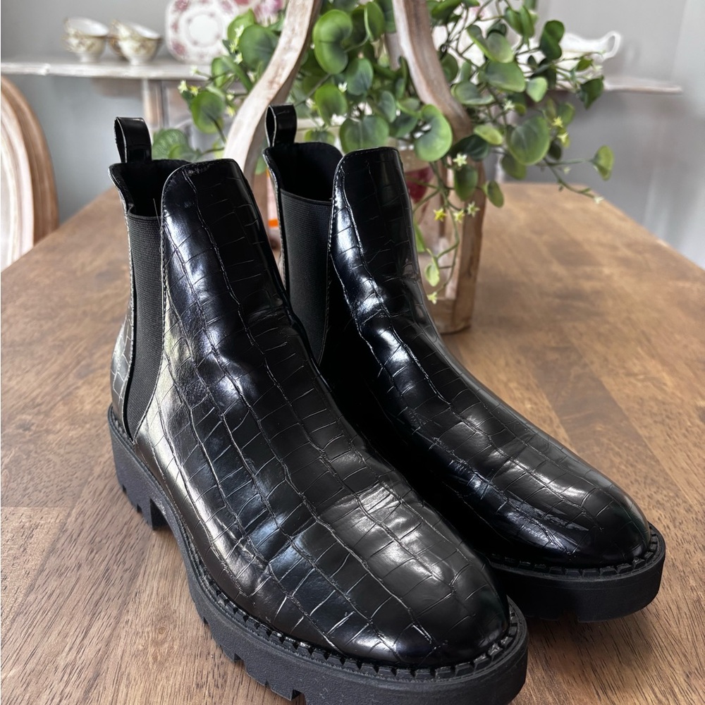 Mata women’s fashion croc ankle boot